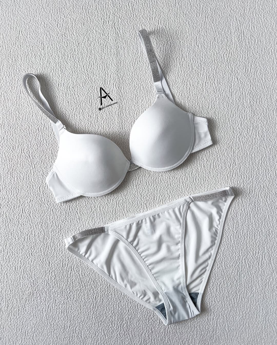 Flourish High Quality New Style Wired Rhinestone Straps Back Hook Adjustable Straps Bra & Panty Set E919